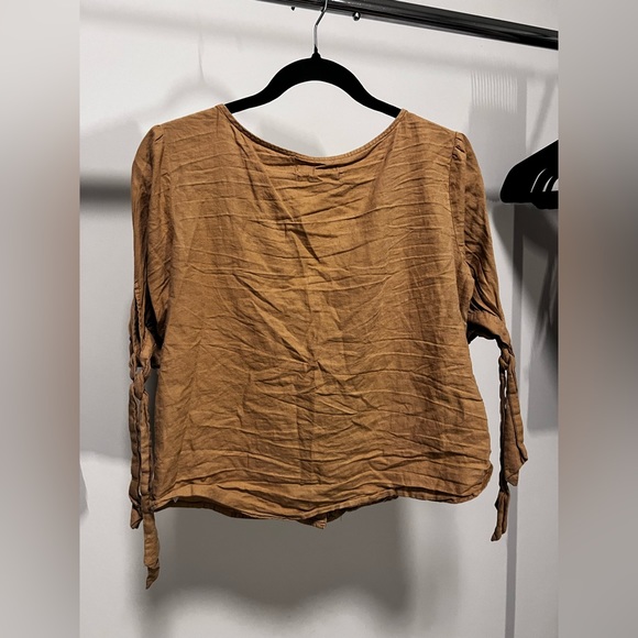 Short Sleeve Pheasant Blouse - Picture 2 of 4